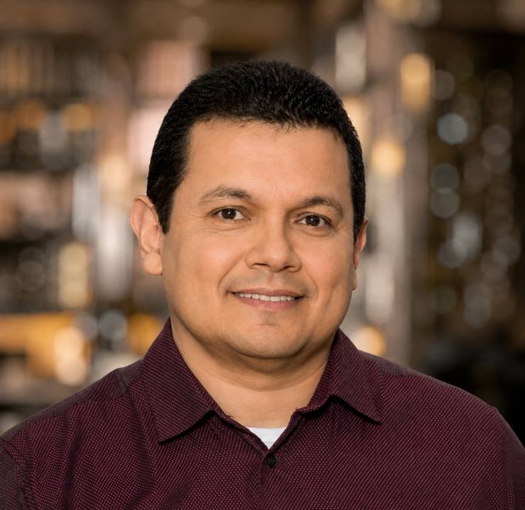 Rector Victor Manuel Rivera
